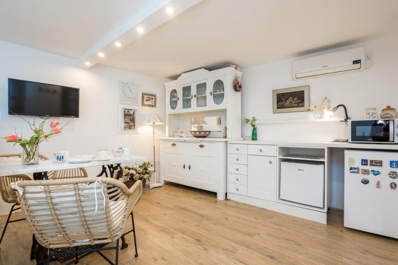 Charming Studio Apartment At House Rustica With Terrace And Nearby Parking Пунат Экстерьер фото