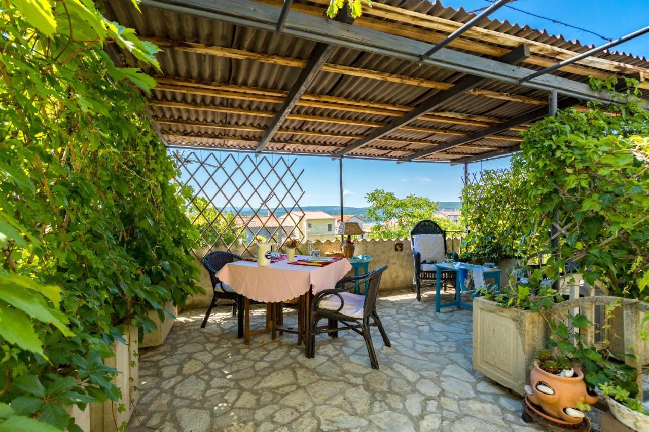 Charming Studio Apartment At House Rustica With Terrace And Nearby Parking Пунат Экстерьер фото
